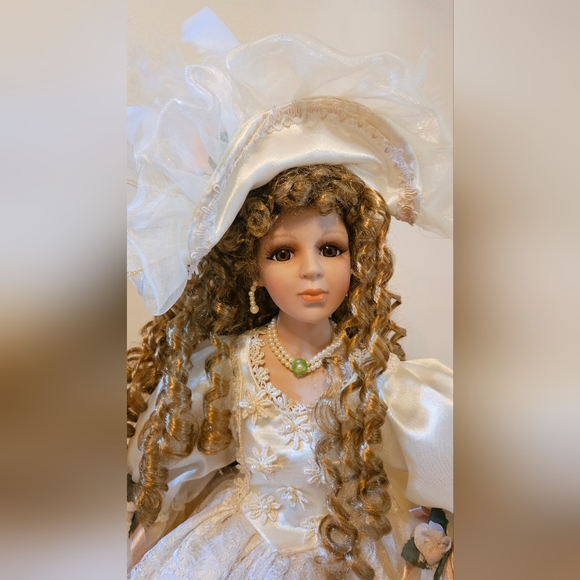 Two Genuine Porcelain Dolls - Picture 4 of 5